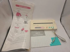 SILVER REED Knit Radar KR 10 Electronic Knitting Machine W/ Cord Manual Pattern