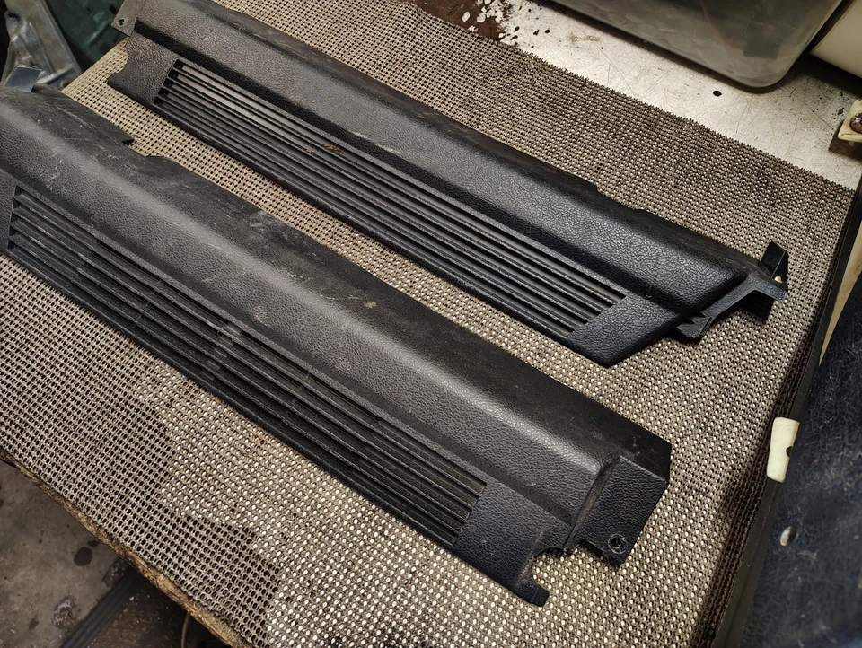 Buick Riviera and Riviera GS 1971 1972 1973 equipamiento delantero bandeja molduras Foto 2 de 4