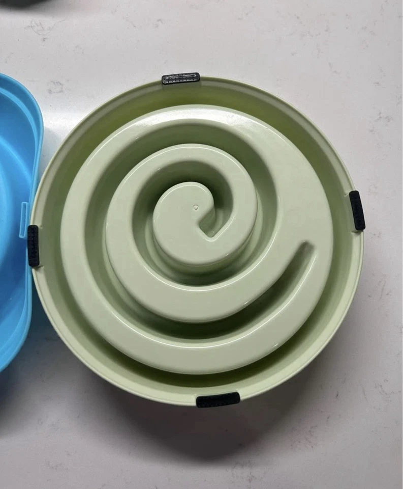 Paquete de DOS cuencos de alimentación lenta para perros medianos o grandes Foto 4 de 4