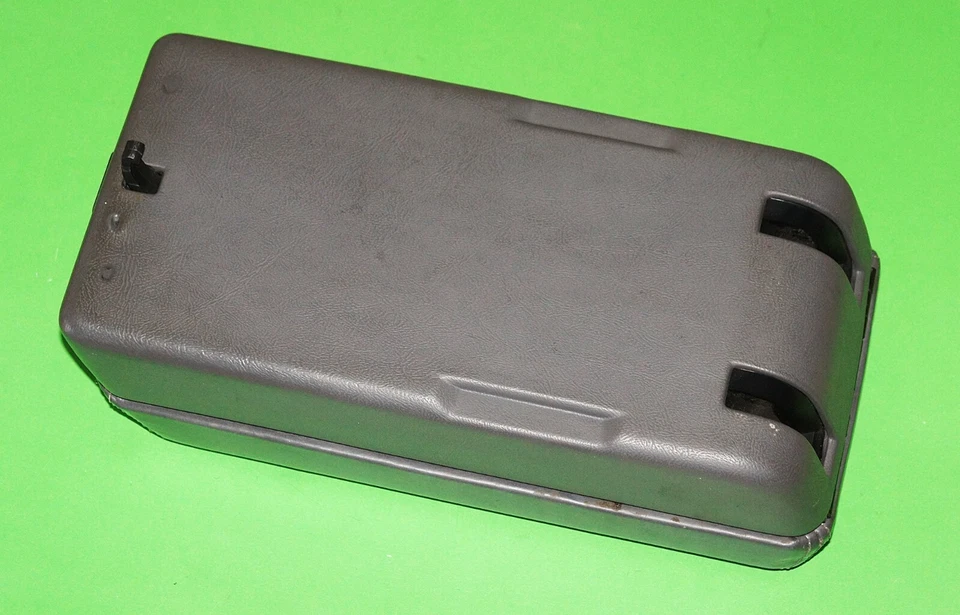 1984-92 LINCOLN MARK VII OEM Center Console Arm Rest Assembly without Cup Holder - Image 4 of 4