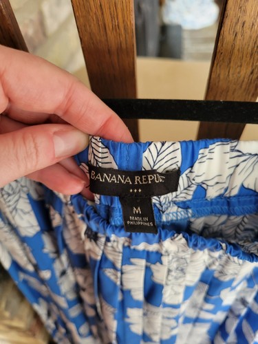 Banana Republic blau & weiß Blumenmuster plissierter Midi-Rock Größe mittlere elastische Taille - Bild 3 von 5