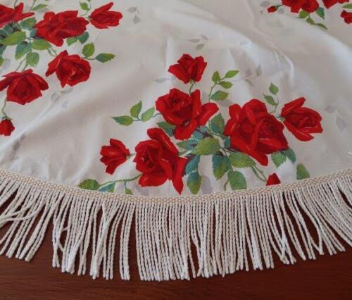Vintage Wilendur Printed Cotton Tablecloth Red Roses 62" Round Fringe