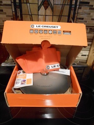 Le Creuset 32 Cast Iron Braiser French Bistro Pan 4 quarts - Oyster / Flint  NIB