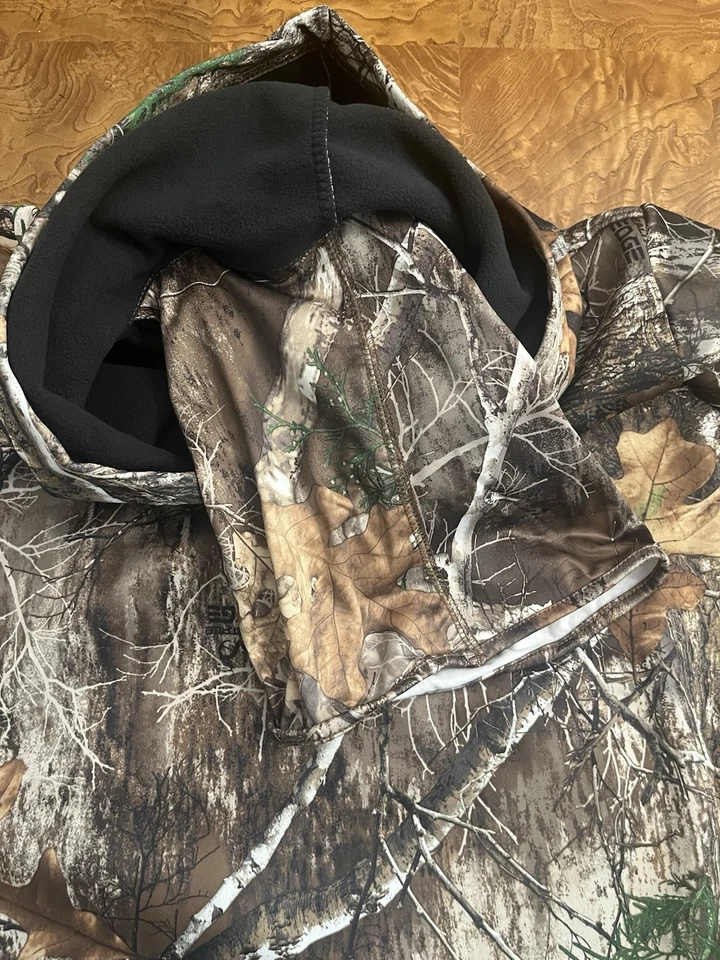 Realtree Camo Tech Hoodie Women’s XL w/Face Gaiter Scent Control & Wicking NWT - Image 4 of 4