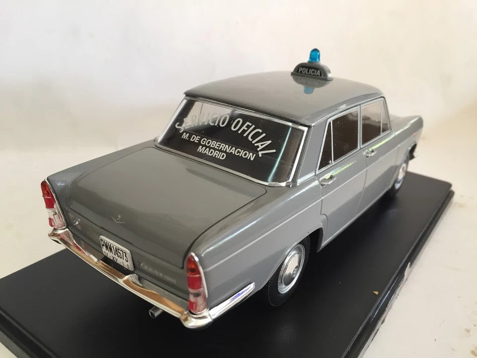 1:24 Seat 1500 POLICIA ARMADA 1965 Police Ixo Agostini Diecast modelcar - Image 2 of 3