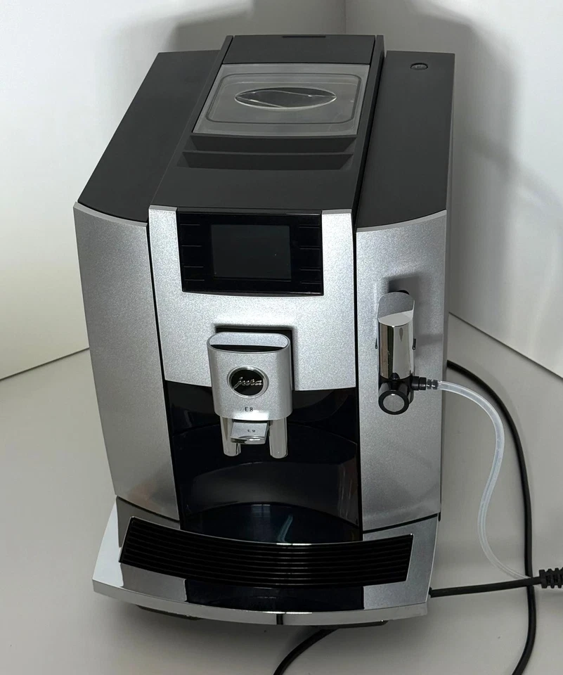 Jura E8-EB 2022 - Moonlight Silver, Foto 4 von 5