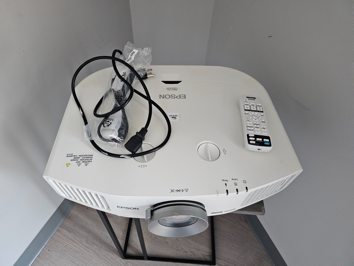 Epson Powerlite Pro G5200W H298A LCD Projector 612 Hours used | eBay