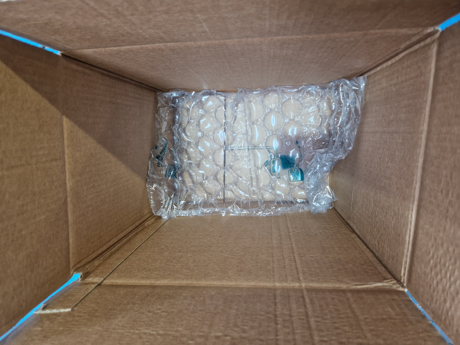 De'Longhi CTAC4003.BK Avvolta 4 Slice Toaster with Defrost (Scratched