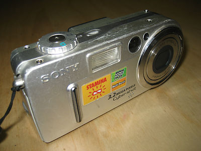 Sony Cyber-shot DSC-P7 デジカメ　カメラ Amazon.com : Sony DSCP9 Cyber-shot 4MP Digital Camera w/ 3x