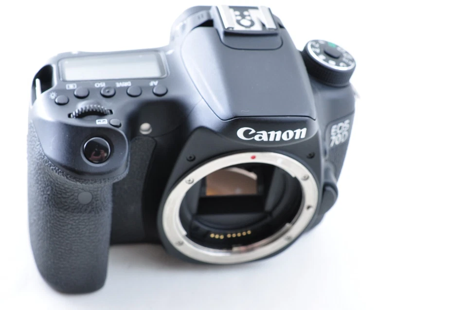 Canon EOS 70D 18.0 MP Digital SLR Camera Body-black  with Box from Japan - Image 3 of 4