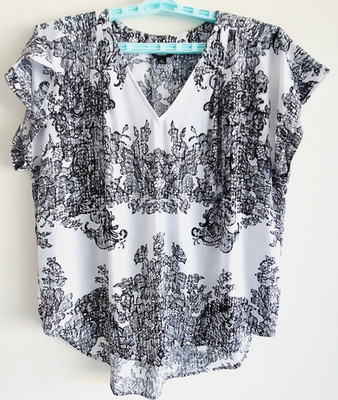 Simply Vera Vera Wang Womens White & Black Semi-sheer Blouse w/Hi-lo Hemline