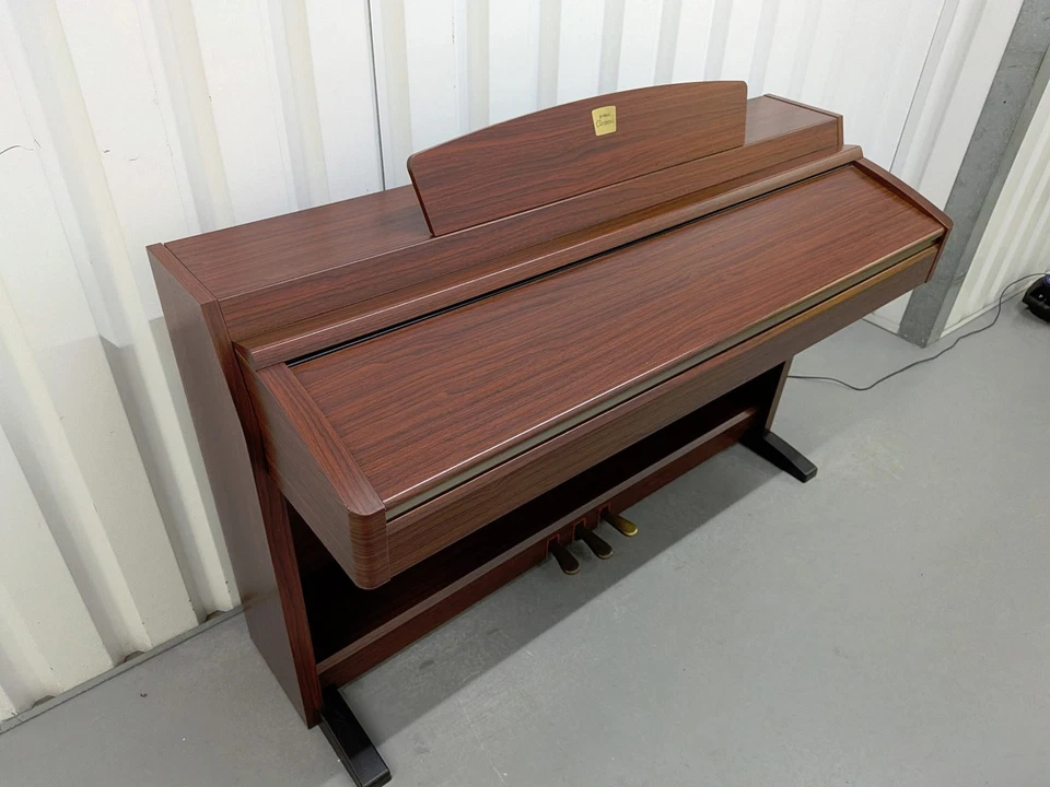 Yamaha Clavinova CLP-230 digital piano in mahogany finish stock number 26369, photo 3 of 5