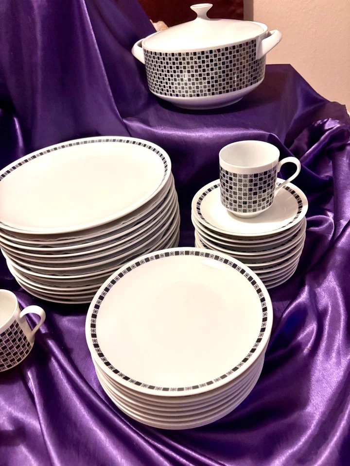 Mikasa Fine China Japan Accent Polka 5590 Mid Century Dinnerware Set Checkered  - Image 3 of 4