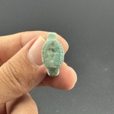 Ancient Roman Bronze ring with Decorated Bezel in good Condition