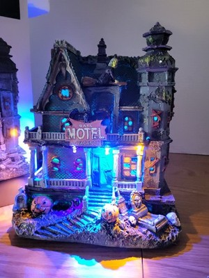 Pumpkin Hollow Haunted Motel Lighted Village Building LED & Sound See Video