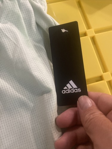 Pantalones cortos de golf para hombre Adidas ADVR0833 talla mediana Areo talla grande tejido gama nuevos con etiquetas $50 nuevos,- - Imagen 4 de 8