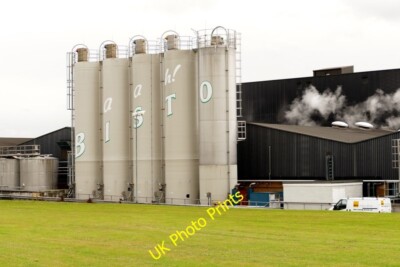 Photo 6x4 What a lot of gravy! Worksop Storage silos at the Premier Foods c2015