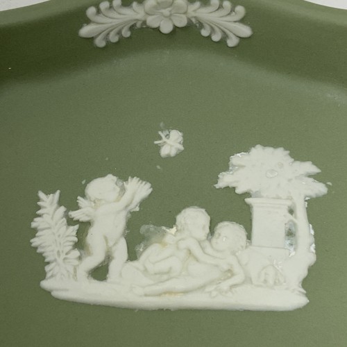 Vintage Wedgewood Green Jasperware Small Trinket Pin Dish Cherubs Dragonfly - Picture 2 of 6