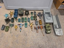 Plastic Tanks GREEN BEIGE Toy Soldiers Army Men Vehicle Made In China Lot Of 30