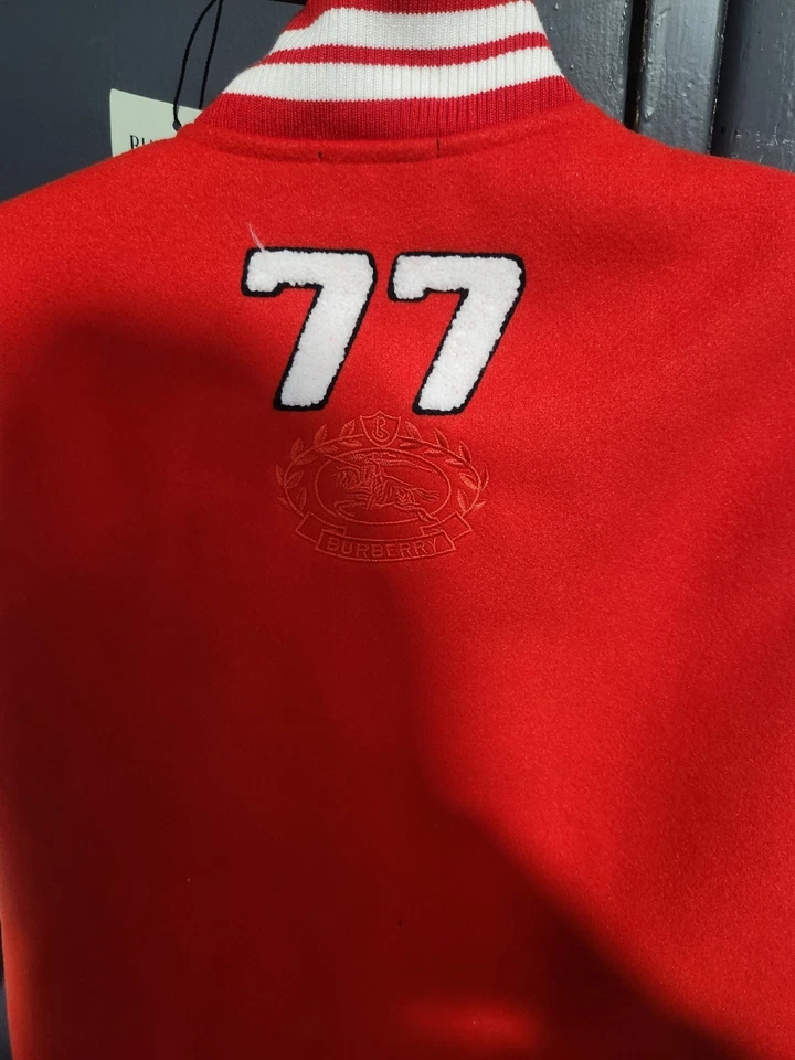NWT- Burberry VARSITY JACKET red/white Foto 3 de 4