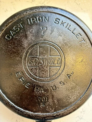 1906-1916 Griswold #7 Cast Iron Skillet Heat Ring Slant Logo Erie PA USA 701 E