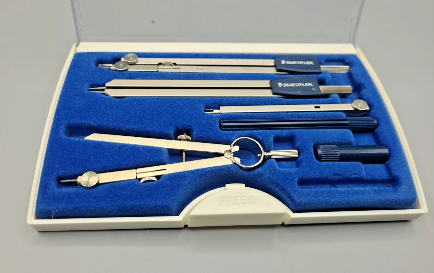 Staedtler Arco Italy Precision Math Drafting Compass Set w Case No. 559 09