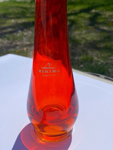 Vintage MCM Viking Red Amber Glass Bud Vase 11.25" Beautiful Amberina - Picture 9 of 21