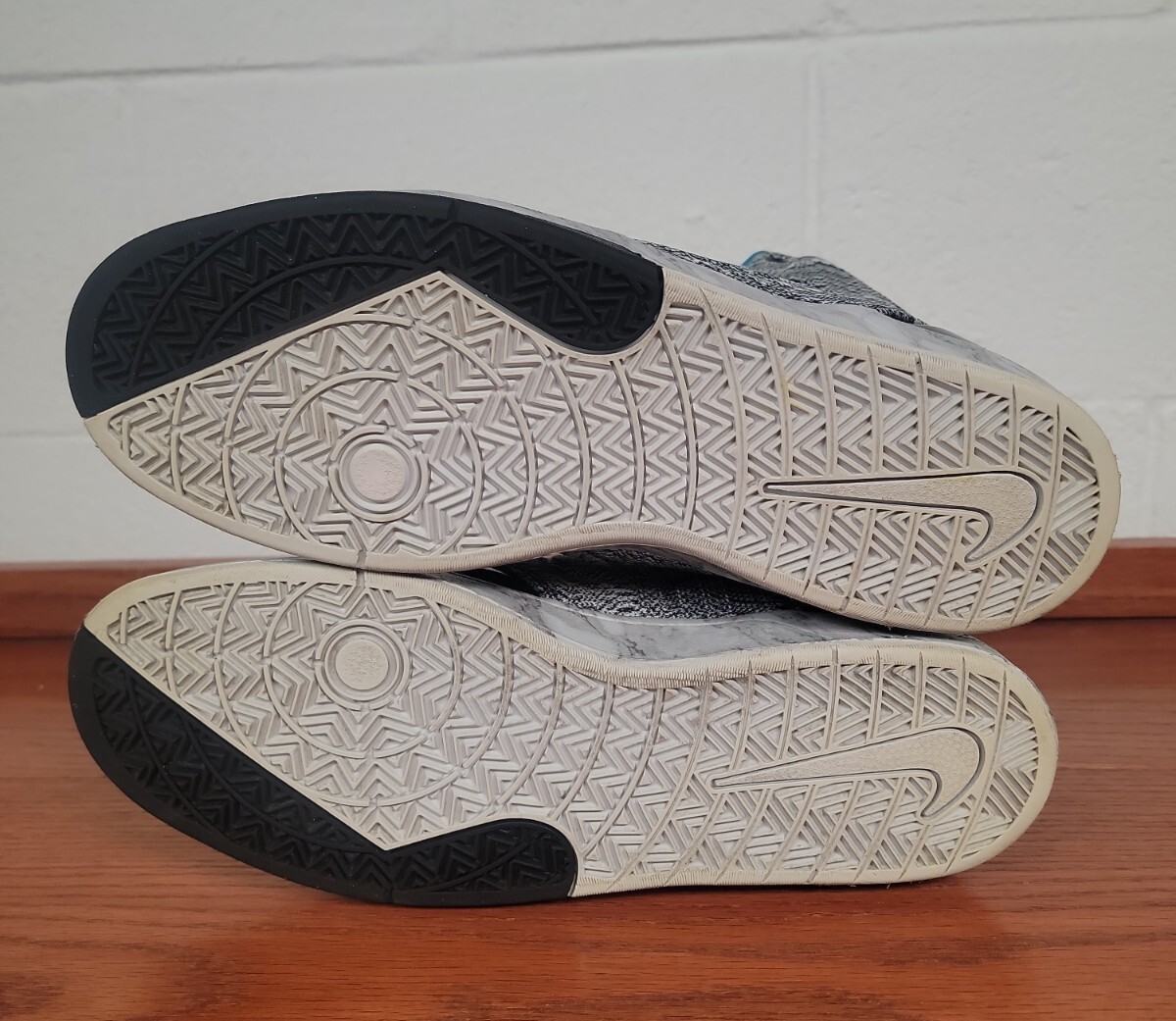 NIKE KOBE NSW Lifestyle Black Platinum Marble 649699-001