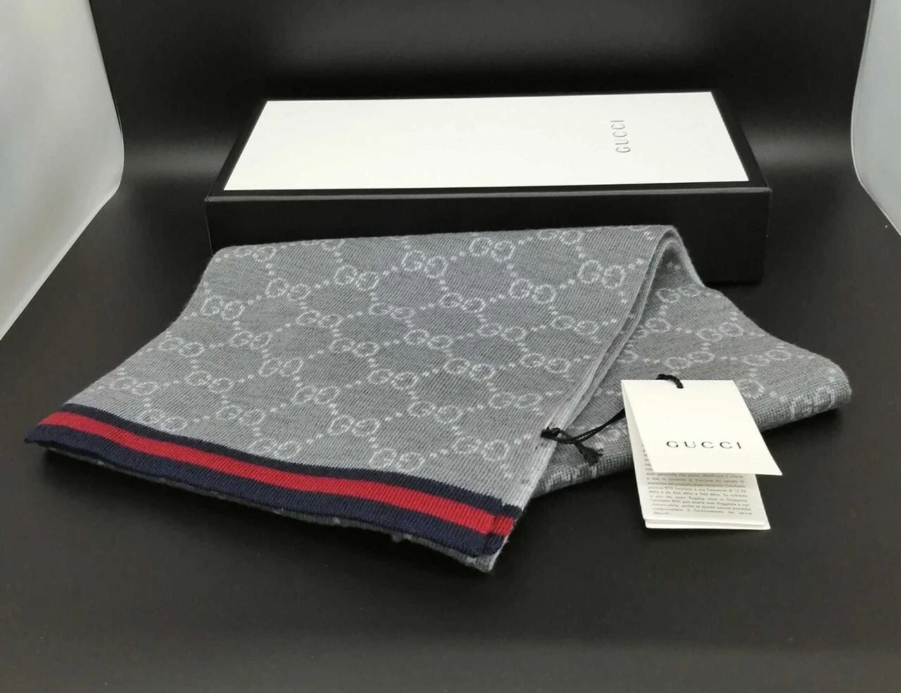 Écharpe laine GUCCI 100 % grise 23 x 180 cm BCCI