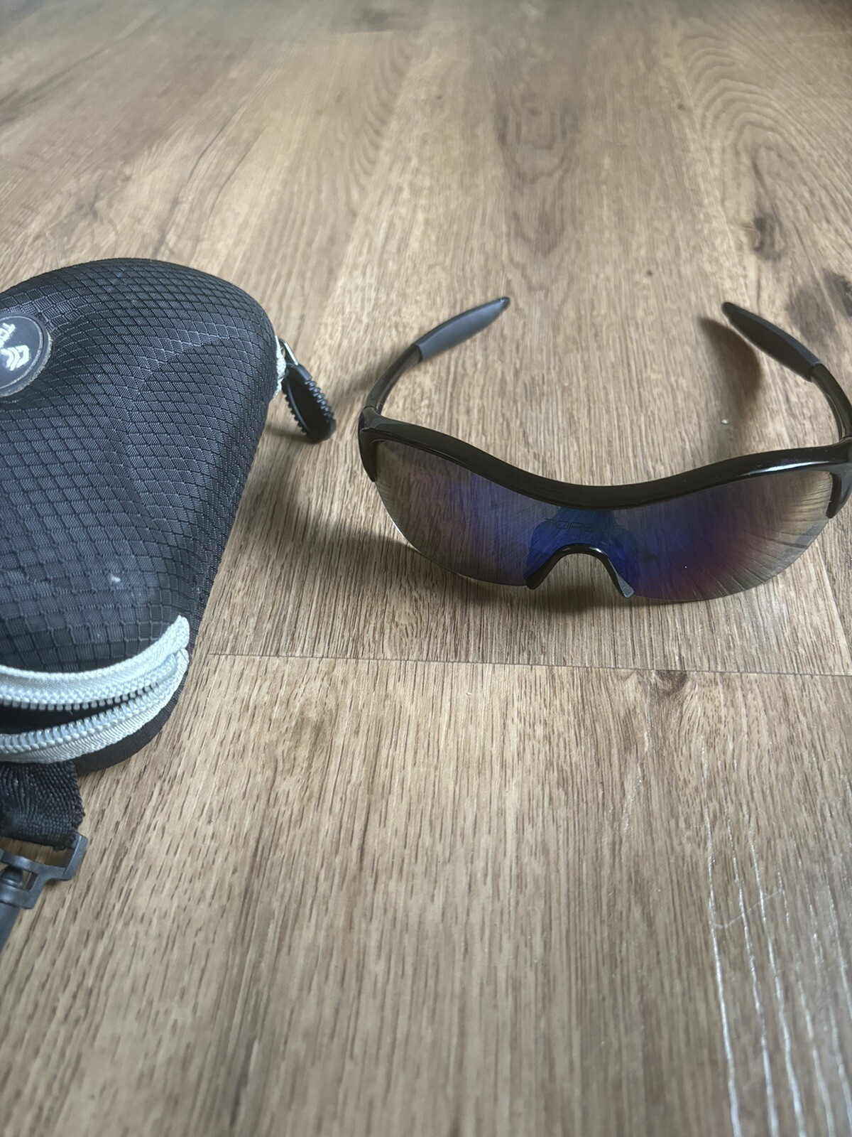 Picture 1 of 7