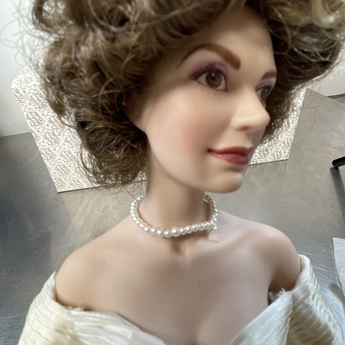 JACQUELINE KENNEDY Bride Doll 16" Porcelain Heirloom Franklin Mint Ltd Ed W/ Box - Picture 15 of 16