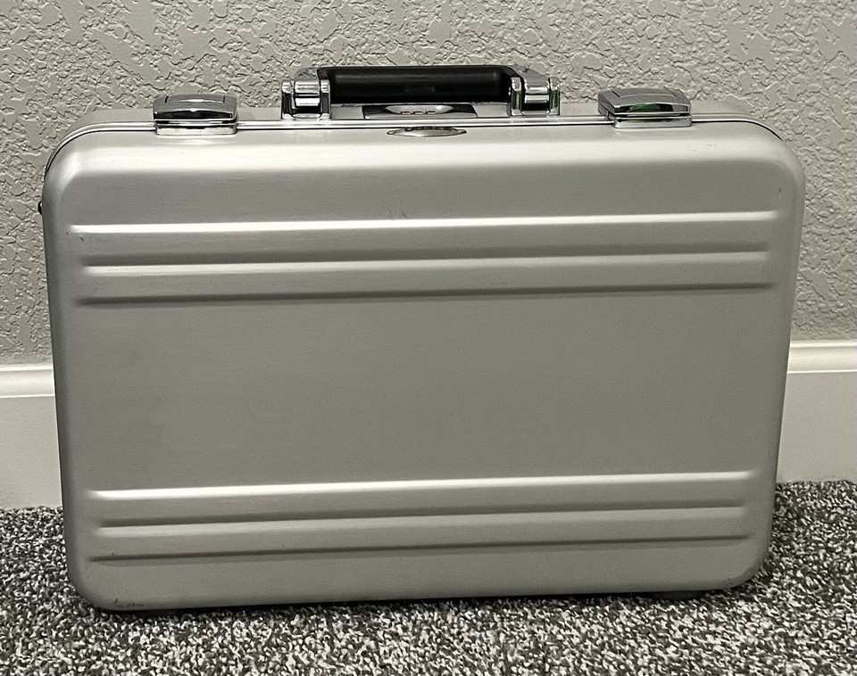 Zero Halliburton Aluminum Attache Briefcase Business Laptop Case Great
