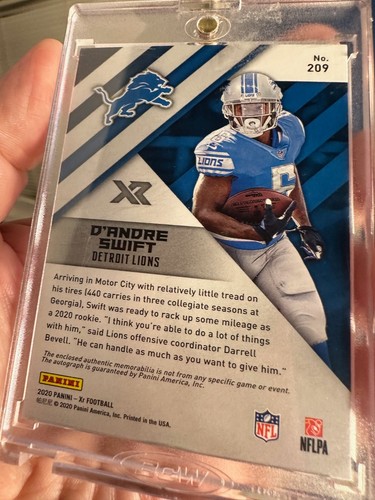 HOT   2020 D'ANDRE SWIFT RC _  XR  TRIPLE Rookie Patch Auto # 93/149  A+ - Picture 2 of 2