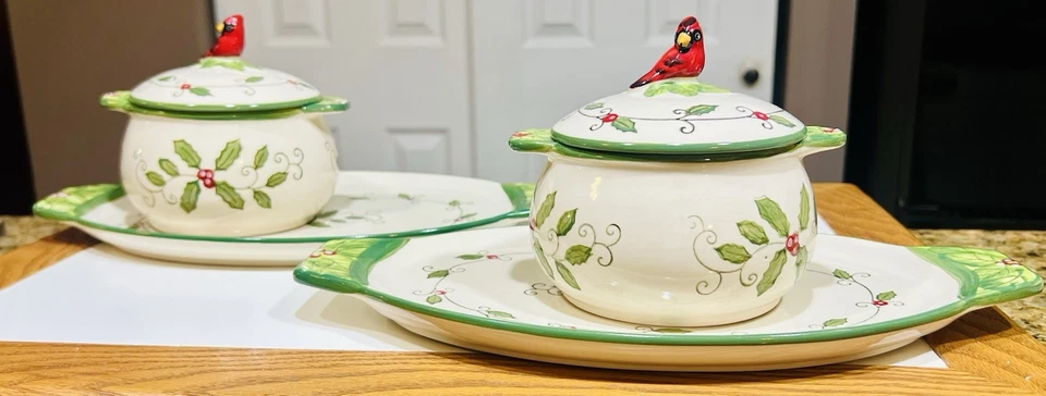 Soperas Temp-tations de Tara “Cardinal” con tapas y bandejas 2 juegos Holly Berry Foto 4 de 4