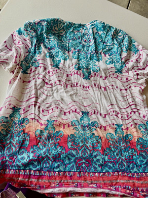 Chico s Women s Size 2 Multicolor Floral V-Neck Short Sleeve Knit Top