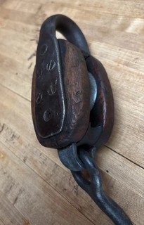 ANTIQUE CHESTNUT WOOD SINGLE WHEEL PULLEY Hand Forged Cast Iron Nautical Rare