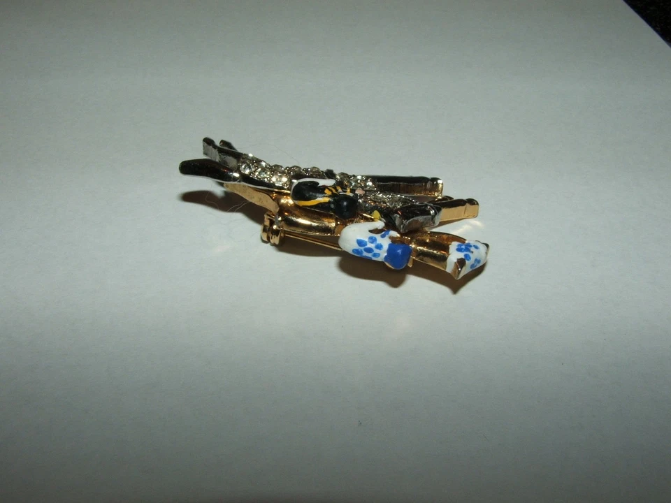 RARO PIN SECRETARÍA HOMBRE DE GUERRA PERSONALIZADO PINTADO A MANO CARRERA JOCKEY SEDA ESTRÁS Foto 3 de 4