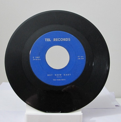 45 RECORD - THE PAGE BOYS - HEY NOW BABY