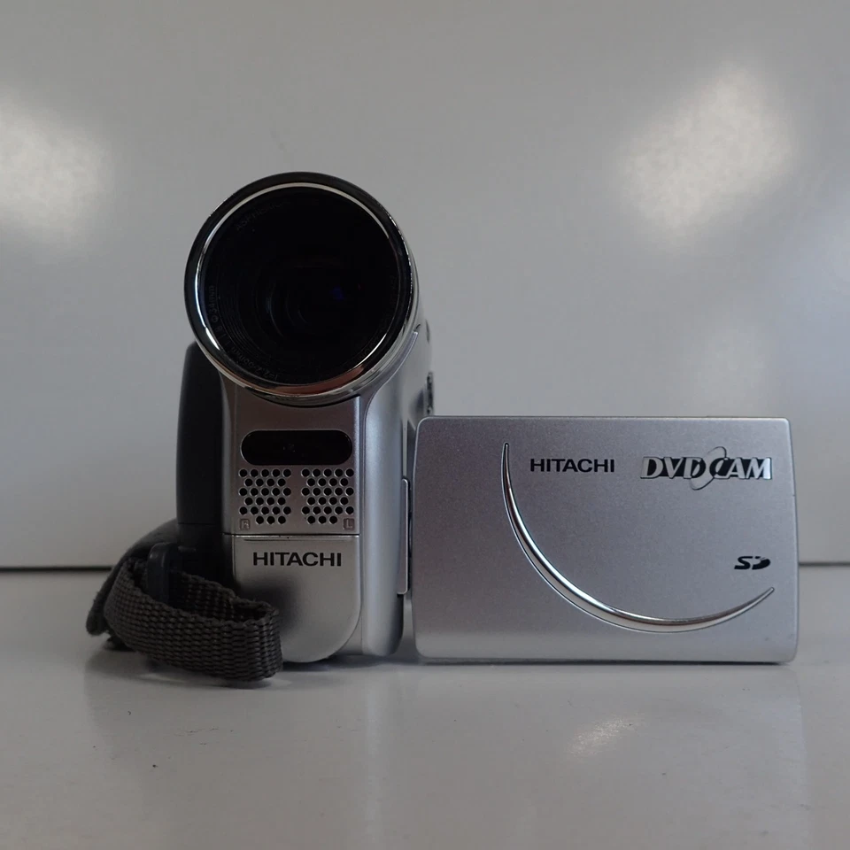 Hitachi Video Camera Camcorder DVD Mini Disk CAM DZ-BX35E w/Bag - Image 2 of 4