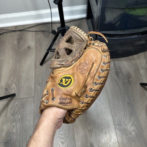 Wilson A2400 Professional Catchers Mitt Pro Toe Twin Action RHT Pre-owned - Picture 7 of 10