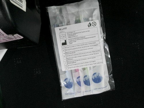 Compact 4-Pack Tufted Toothbrushes with Built-In Tongue Scraper & Durable Handle - 第 10/10 張圖片