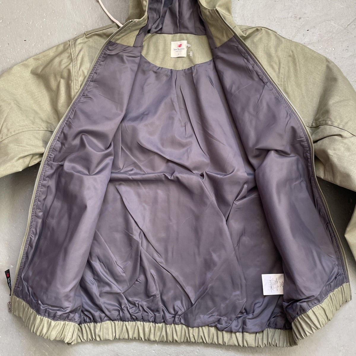 New Balance (MJ43540) Utility Nylon Jacket Made In USA L New Balance (MJ43540) Utility Nylon Jacket Made In USA L