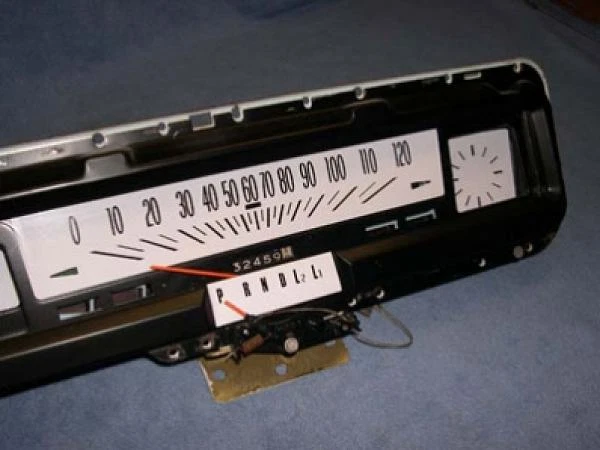 Medidores de cara blanca para Chevrolet Nova 1968-1974 Foto 2 de 4