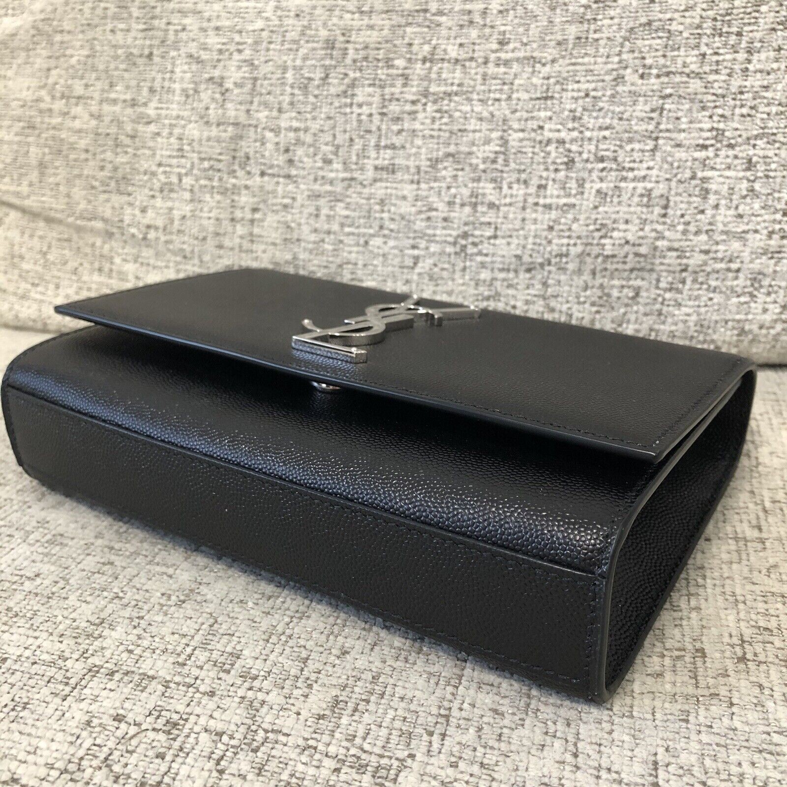 SAINT LAURENT YSL KATE PICCOLA BORSA A CATENA IN PELLE GOFFRATA GRANA DI POLVERE