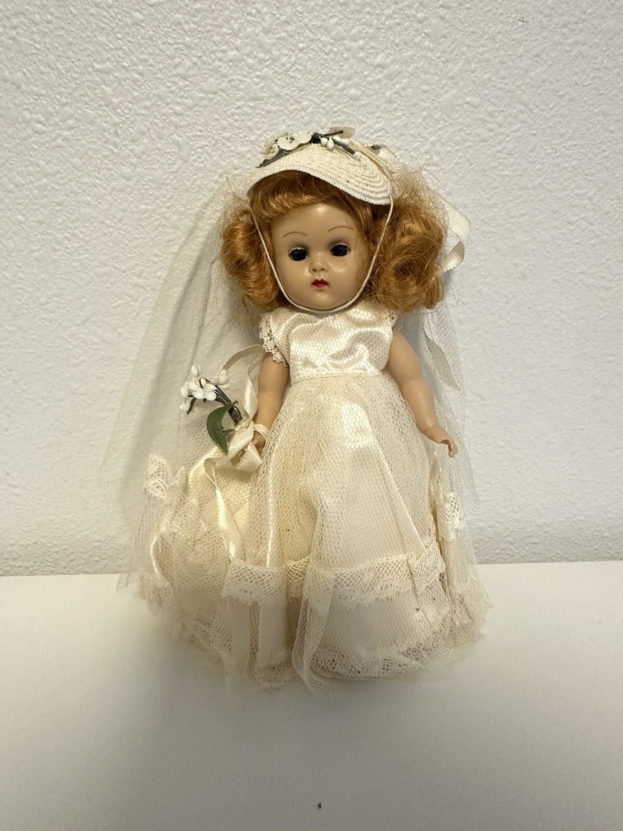 Doll Collector 1950 Bride Doll Copperton Lane: Betty Beautiful
