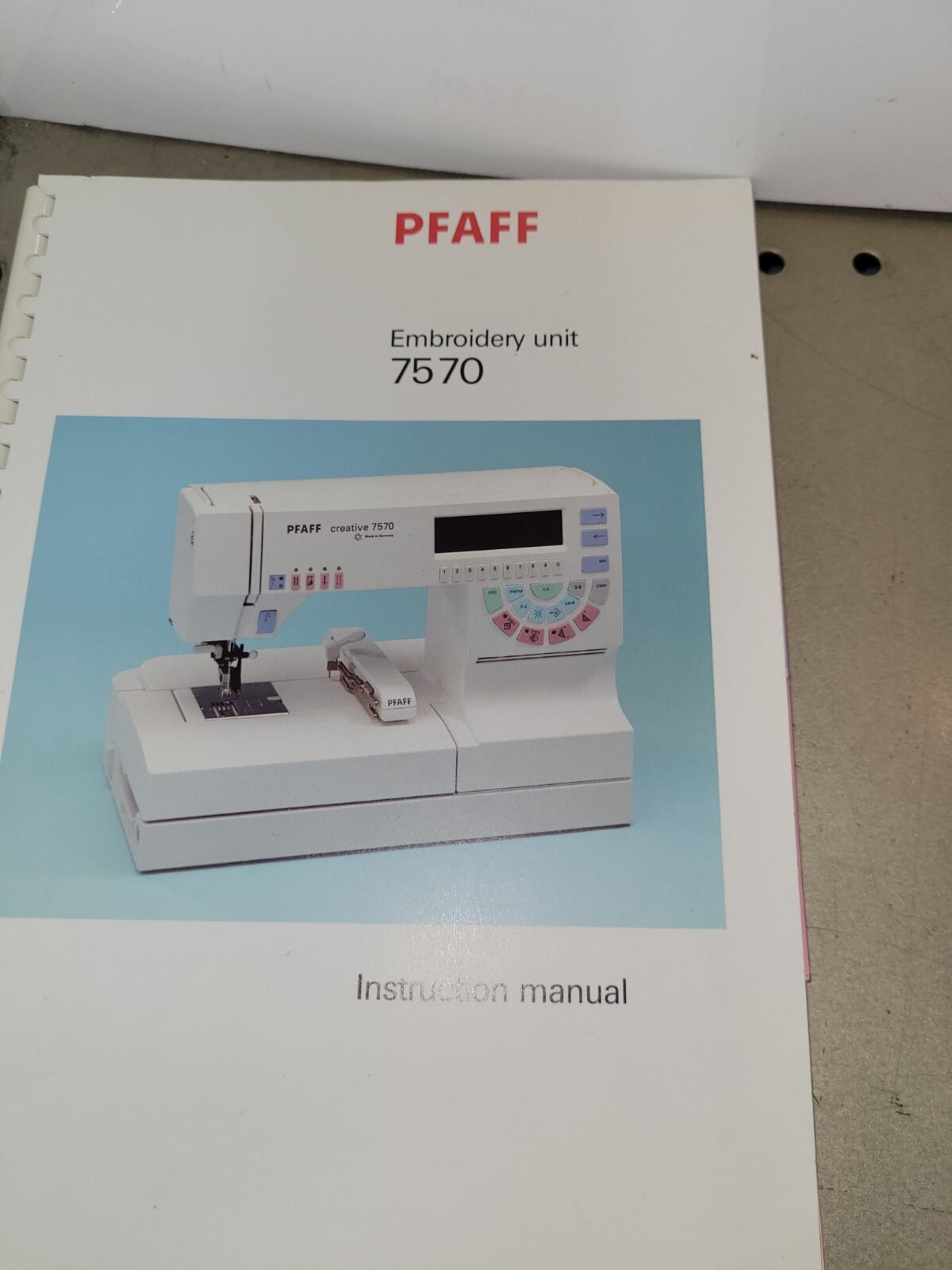 PFAFF Creative 7570 Sewing Machine. In Great Working Condition. With