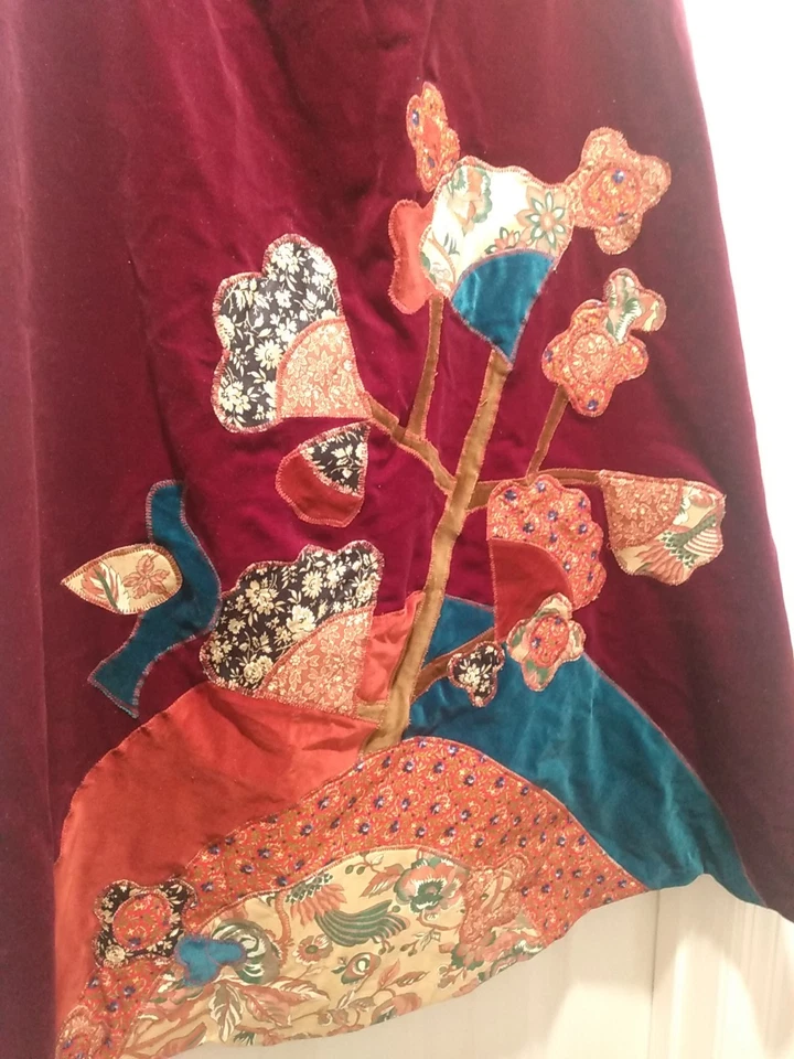 Falda De Colección Artesanos de Montaña Terciopelo Acolchado Apliques Borgoña Talla 8 Hecha a Mano Foto 3 de 4