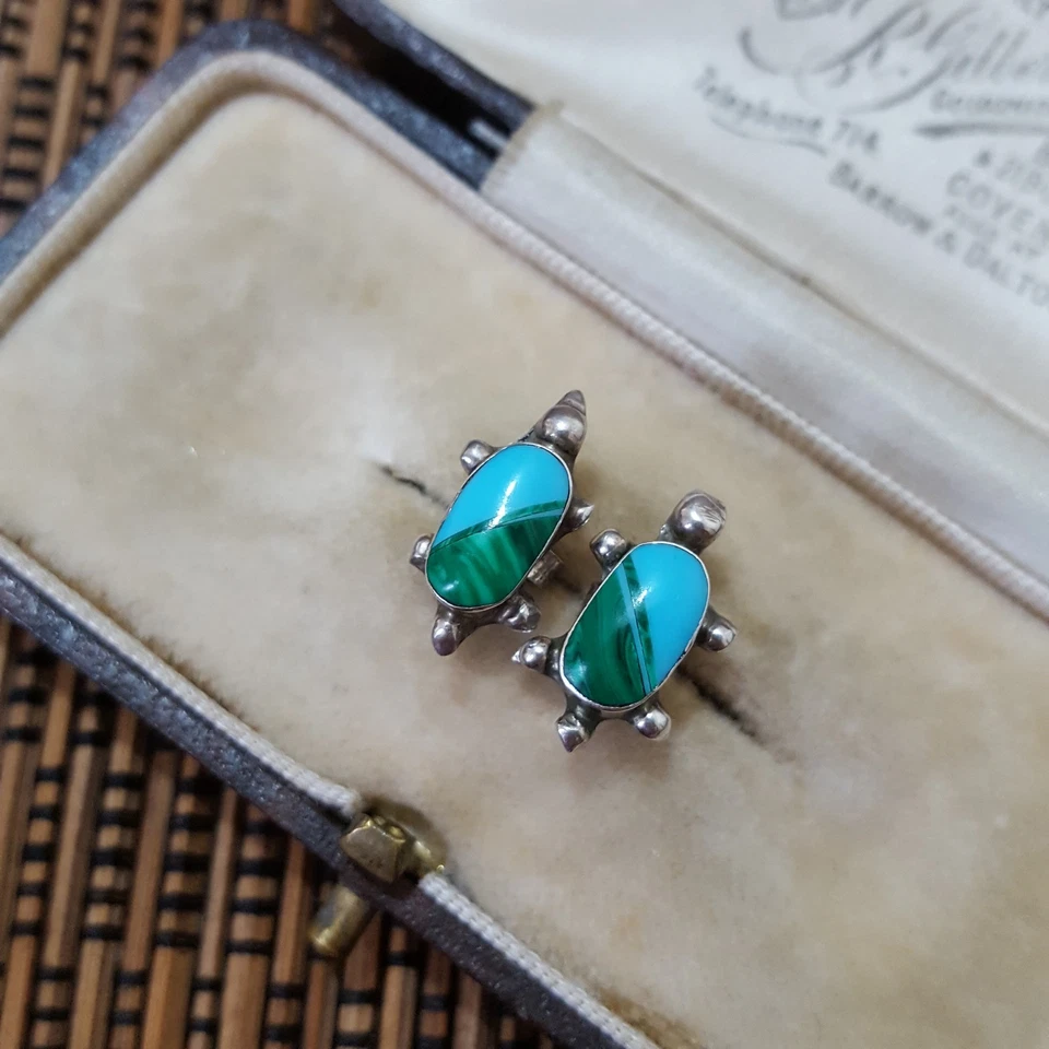 Vintage Southwestern 925 Sterling Silver Stud Earrings, Turtle Studs, Delicate  - Image 4 of 4