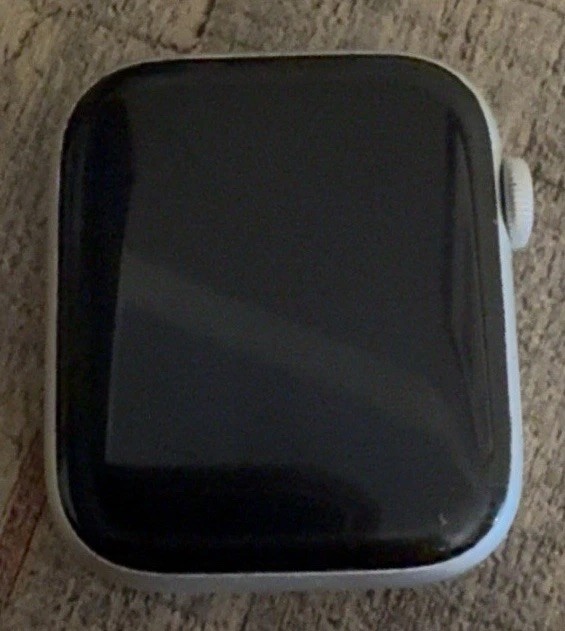 Apple Watch Series 5 (GPS, 44MM) - Silver Aluminum Case