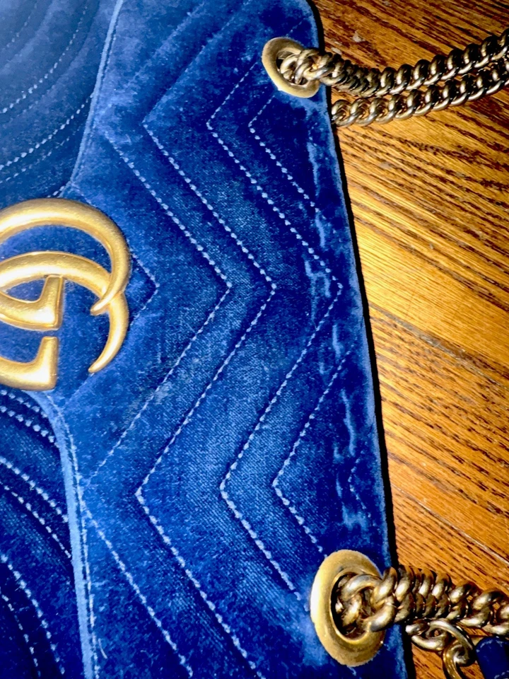 Б/у в хорошем состоянии Gucci Marmont матлассе синий бархат с сертификатом подлинности включен - Изображение 3 из 4